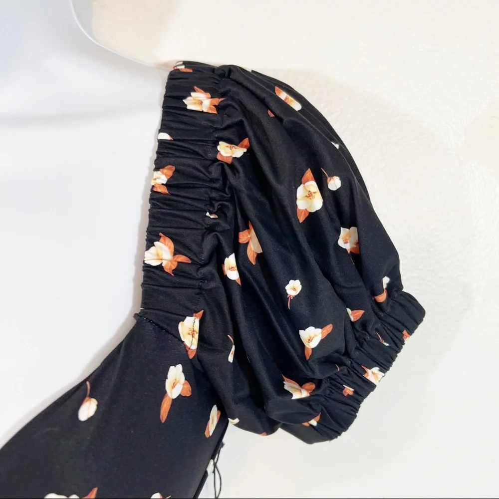 WeWoreWhat Bikini Top XS Floral Sweetheart Puff Sleeve Black - Picture 5 of 12